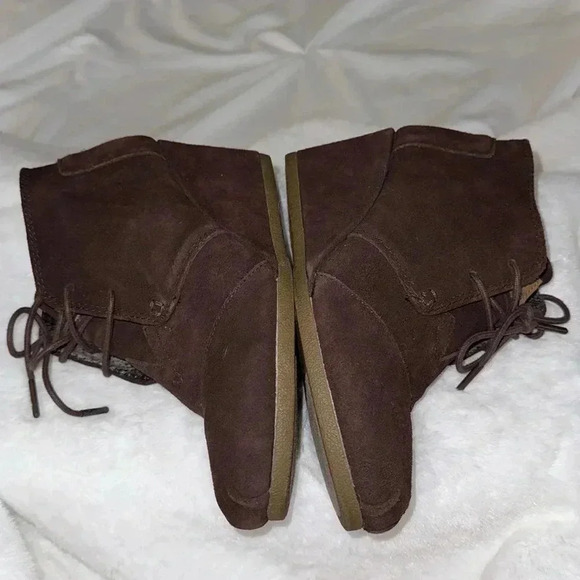 TOMS Suede Desert Wedge Booties Boots Size 8 Preppy Fall Winter Date Night - Picture 8 of 11
